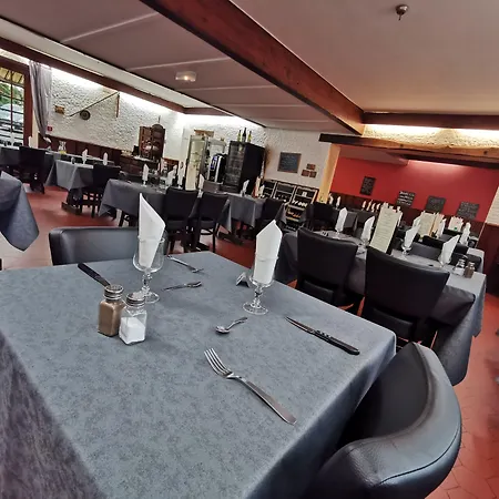 Hotel La Vieille Ferme Les Ancizes-Comps