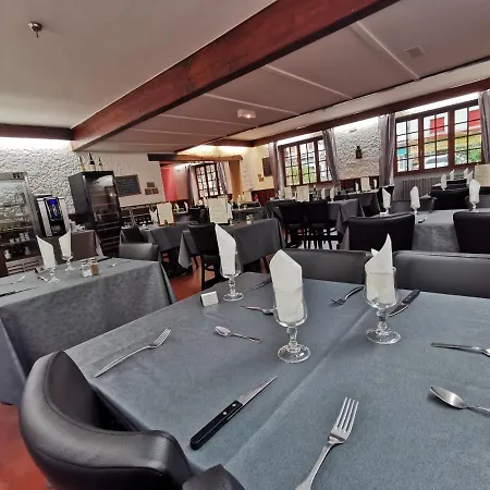 Hotel La Vieille Ferme 2*